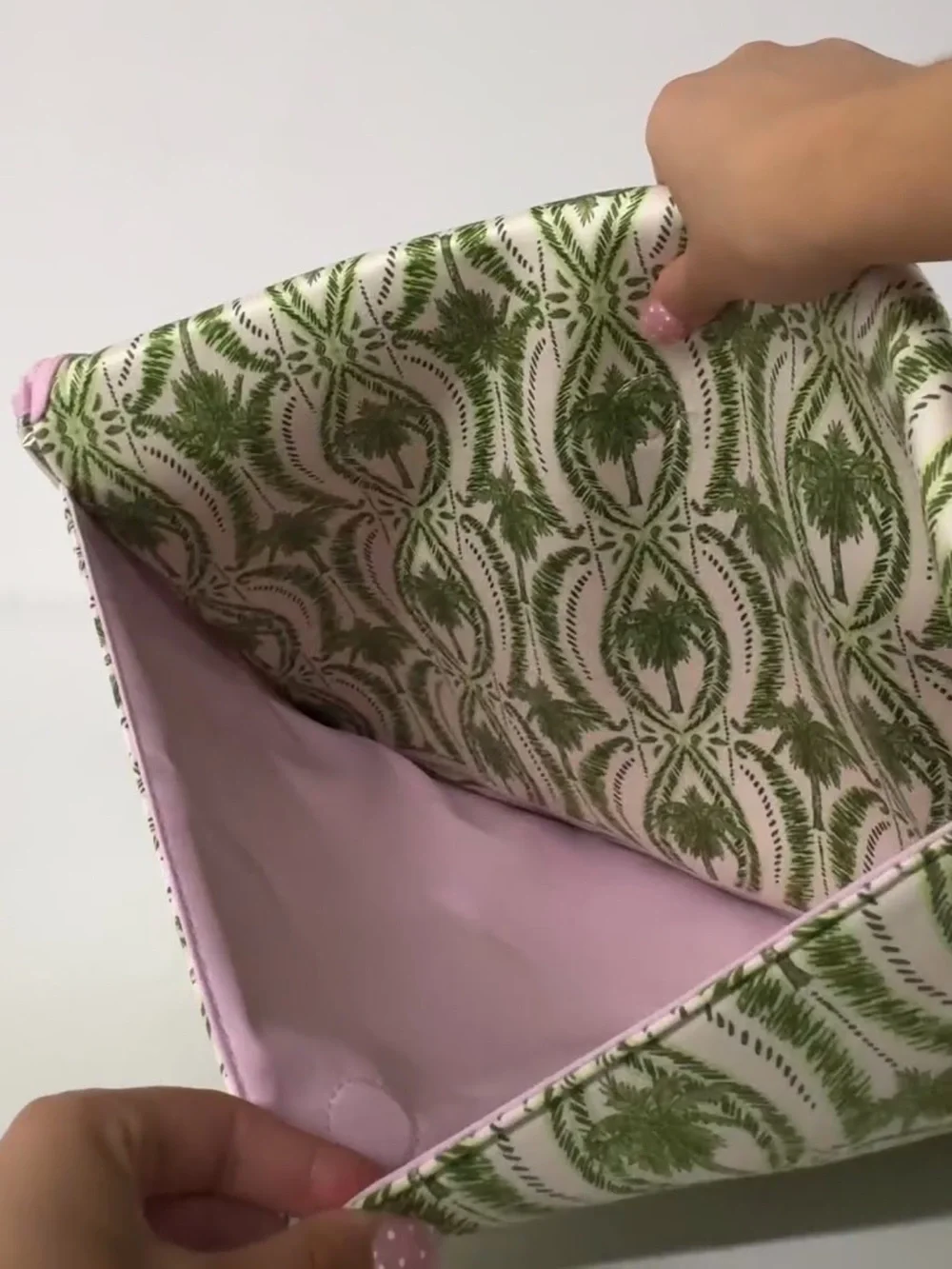 New Lilly Pulitzer Green Palm Print Scalloped Laptop Sleeve & Pouch Bag & Pink